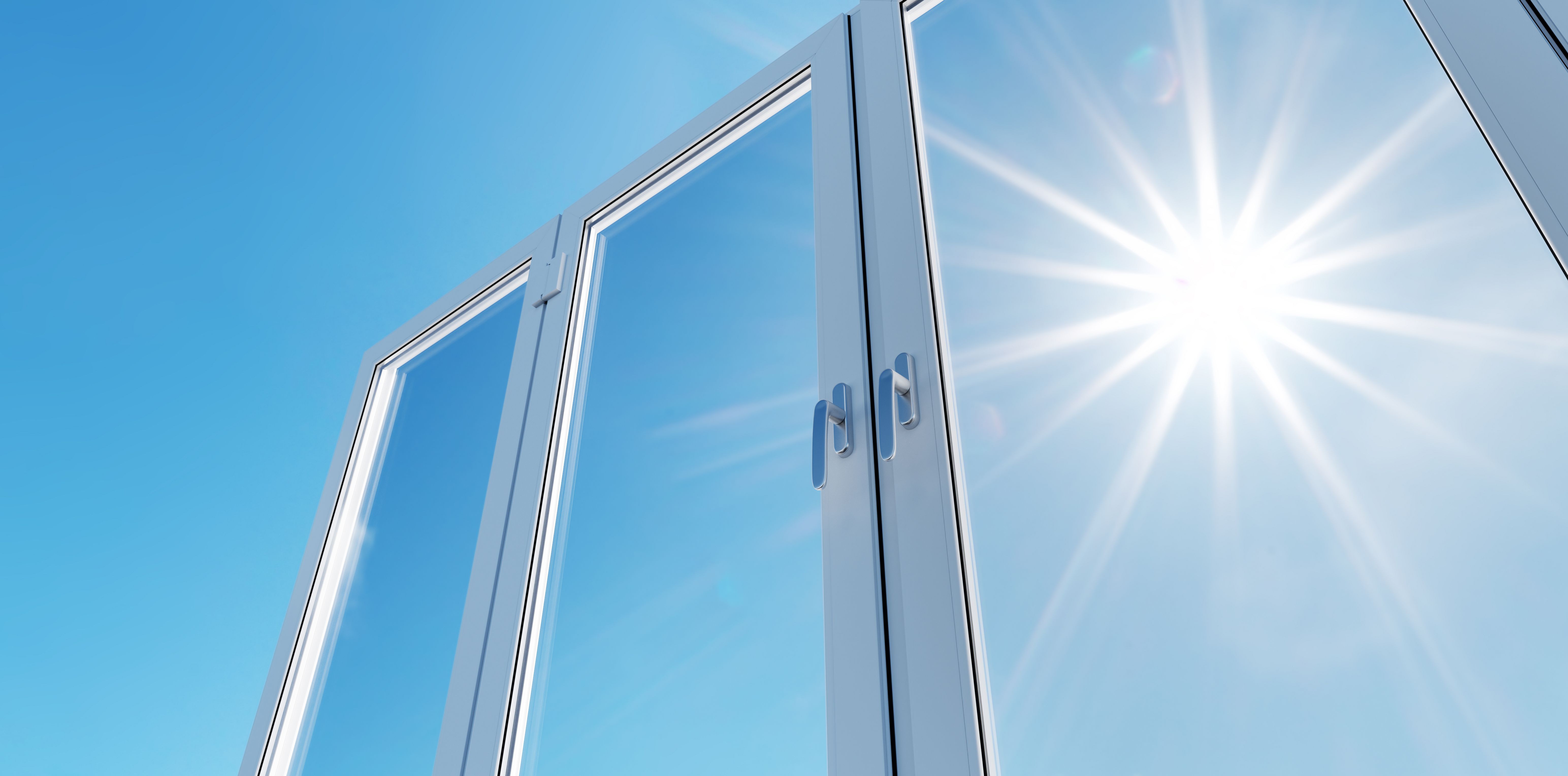 Sonnenstrahlen auf Glasfenster – Sonnenschutzfolien